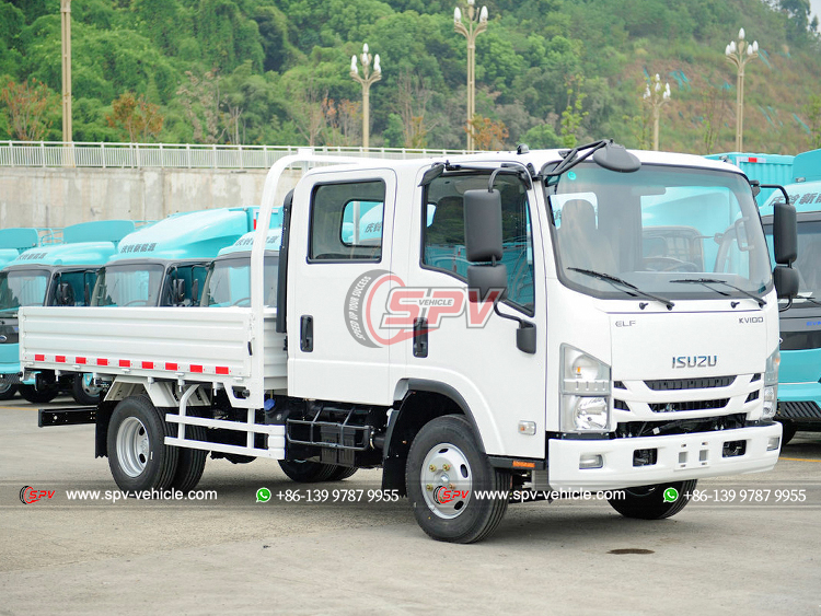 ISUZU KV100 Light Cargo Lorry - Front Right Side